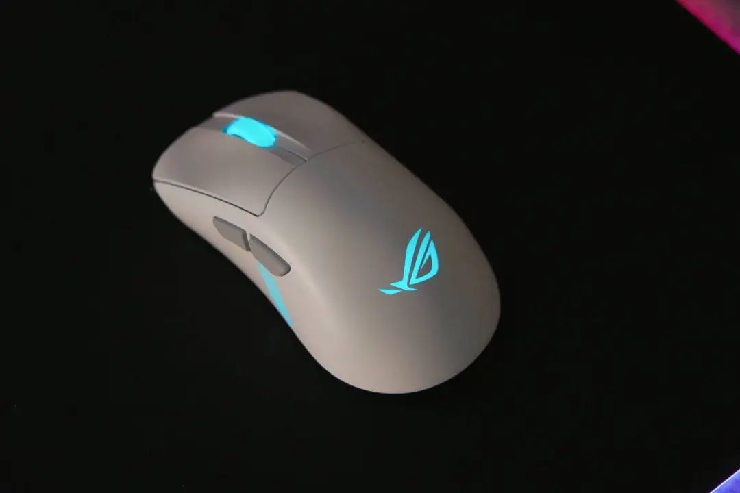 ROG 魔霸 9X 评测:为情绪价值而生的游戏机器,不止有 RTX 5080