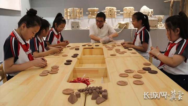 非遗体验现场。长城网·冀云客户端讯记者 崔上 摄