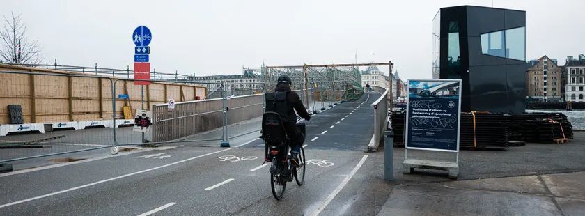 便携中画幅的极致影像 富士GFX100RF评测