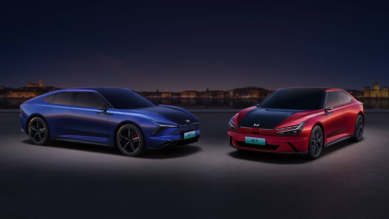 上海车展里的广汽本田烨 GT,展示了华为光场屏的新用法