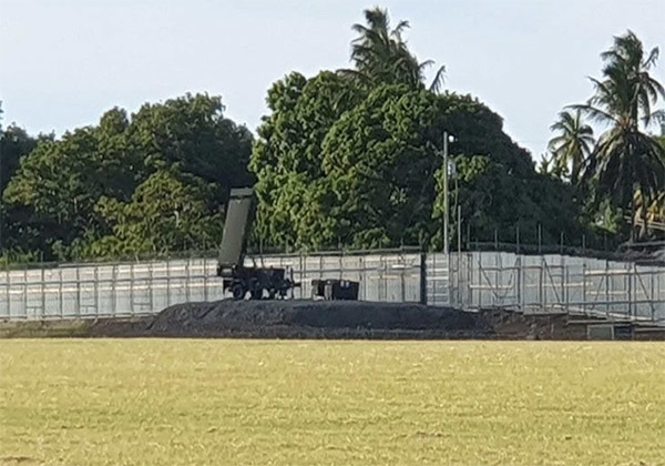 美国在特立尼达和多巴哥罗宾逊国际机场部署军用雷达的照片 社交媒体