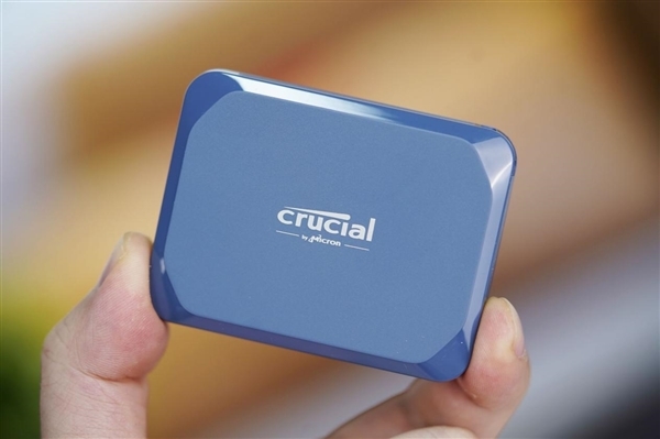 3米摔不坏!英睿达X10 Portable SSD图赏