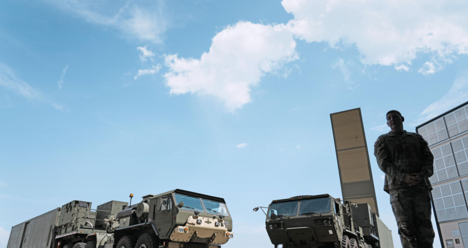 △9月部署在美军岩国基地的“堤丰”中导系统