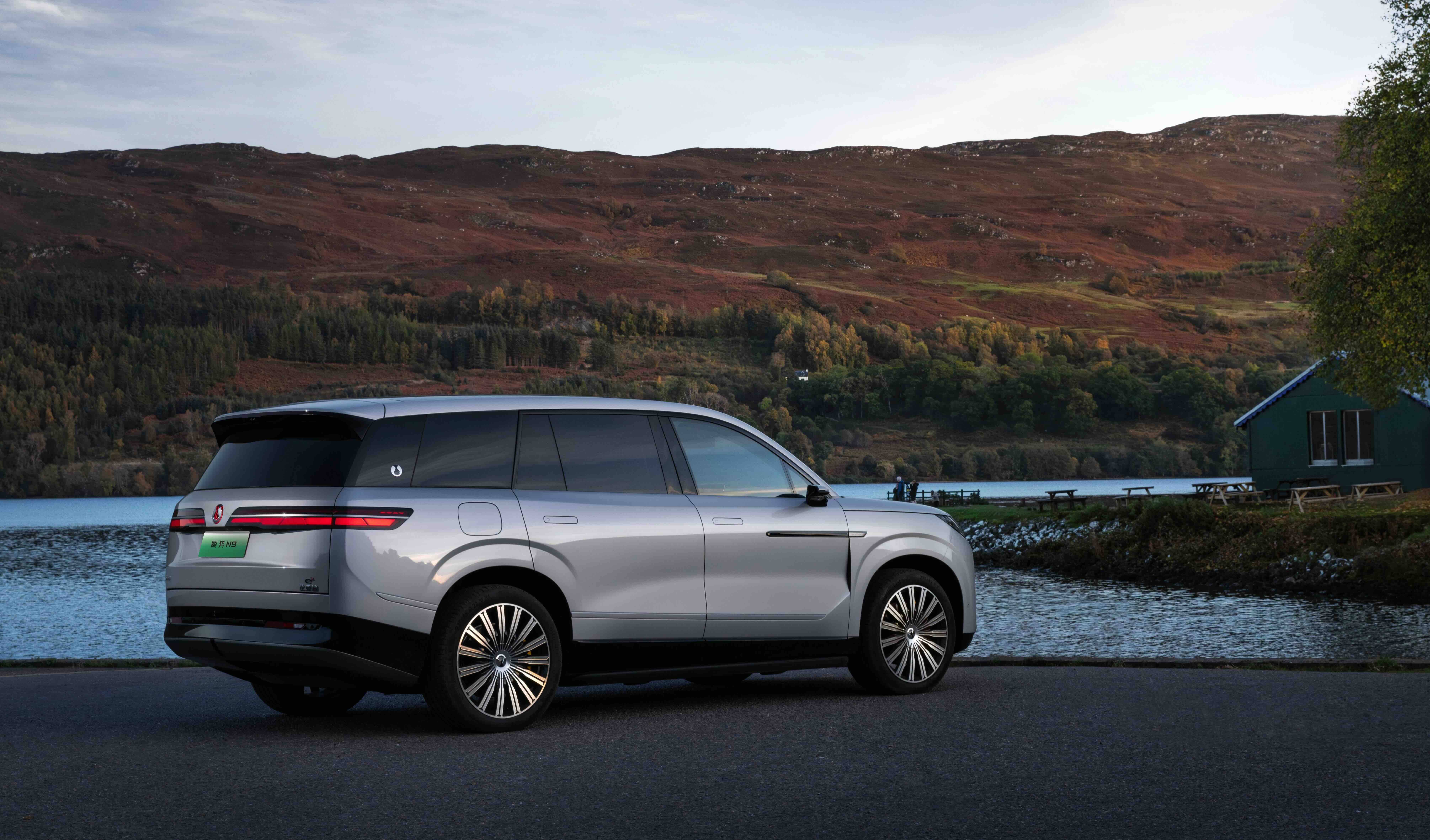 38.98 万元!腾势 N9 正式发售,问界 M9 迎来最强对手