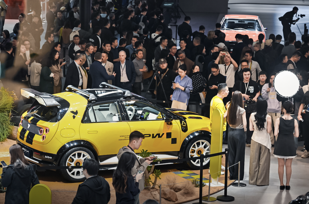 埃安首款增程车限时10.48万起售!综合续航1240公里,上车广汽自研辅助驾驶系统