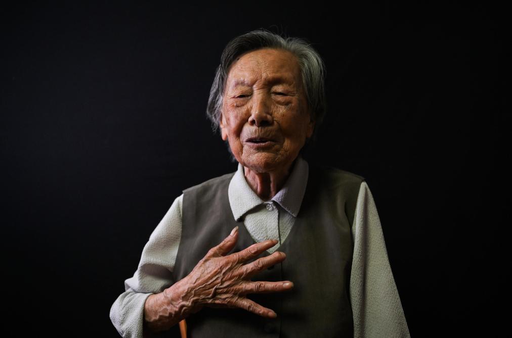 ↑2025年5月21日，夏淑琴控诉侵华日军罪行。