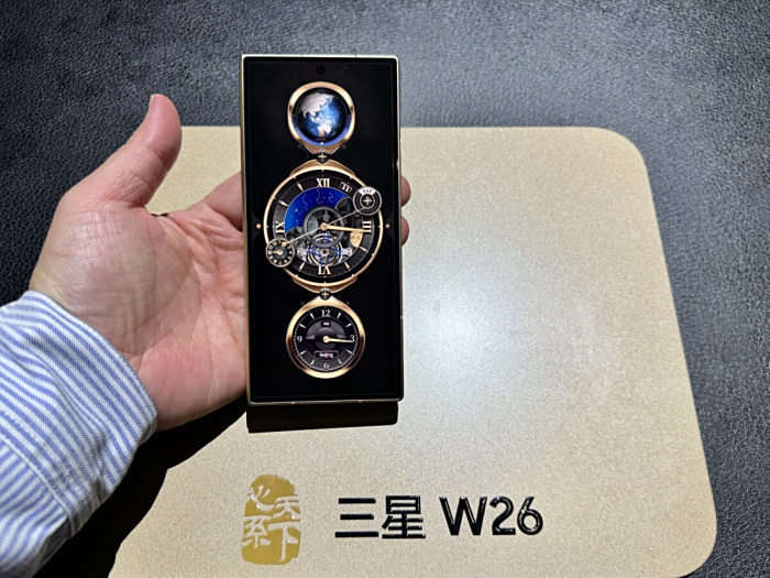 外观更尊雅体验更智能 心系天下三星W26发布