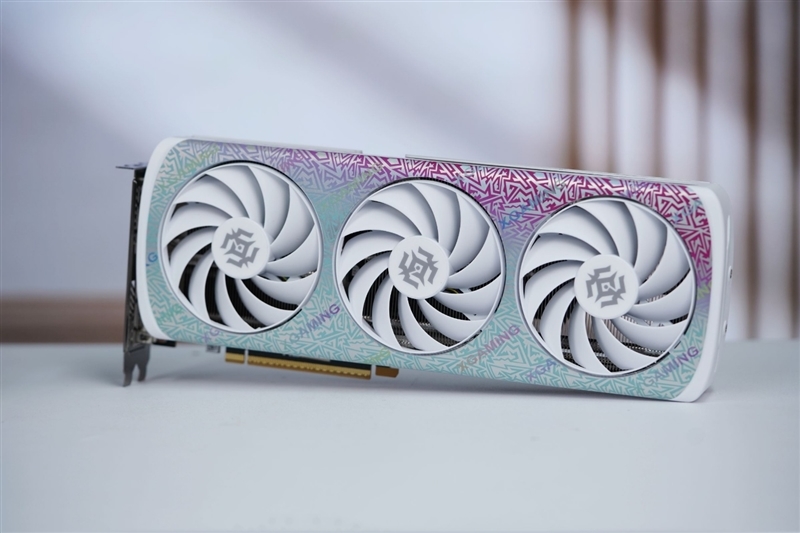 索泰RTX 5060 XGAMING OC显卡评测:不只有潮流设计 性能做工也是同级最强