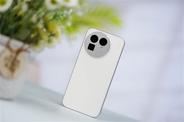 全球首发理光GR影像!真我GT8 Pro图赏