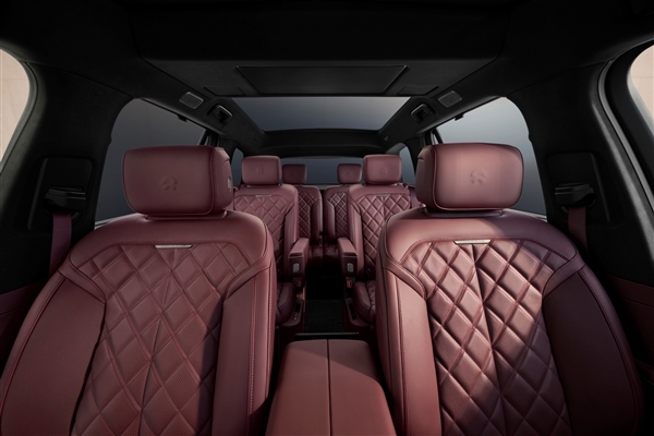 百万级豪车气场!全新蔚来ES8内饰官图公布:吸顶屏、大冰箱、零重力座椅全上车