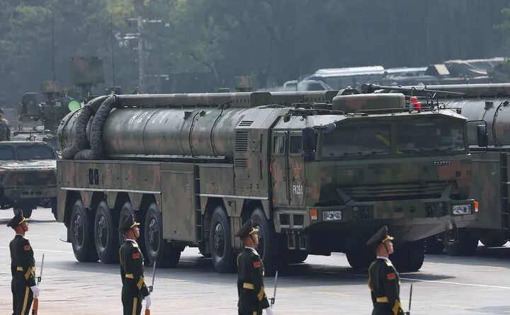 9月3日,纪念中国人民抗日战争暨世界反法西斯战争胜利80周年大会在北京隆重举行。这是对空抗击方队接受检阅。新华社记者 潘昱龙 摄