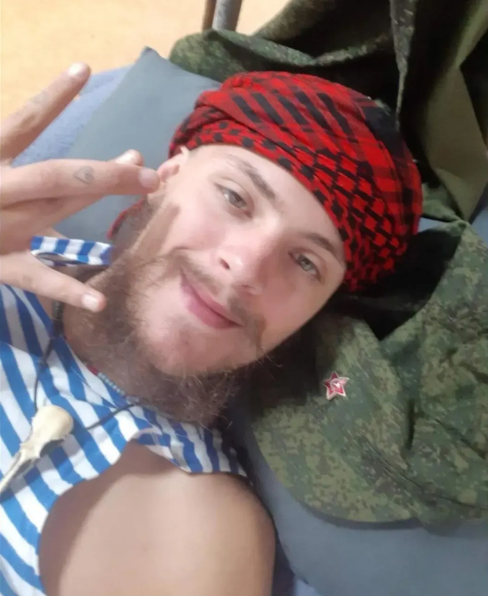 格洛斯拍摄于俄军第137近卫空降团基地的照片。 俄罗斯“重要故事”网
