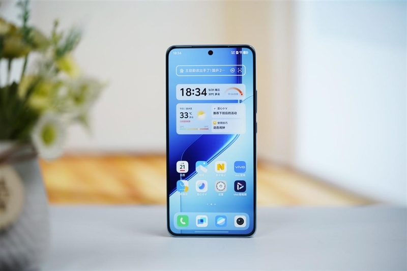 同档唯一骁龙8至尊版双芯!iQOO Neo10 Pro+评测:2K/144FPS爽玩吃鸡