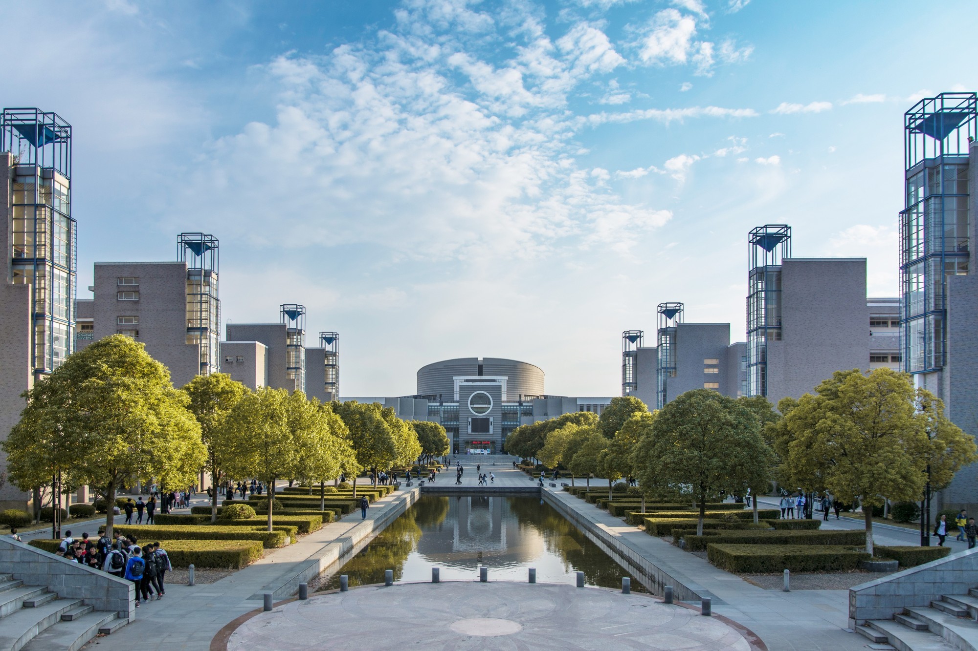 清晨的河海大学校园