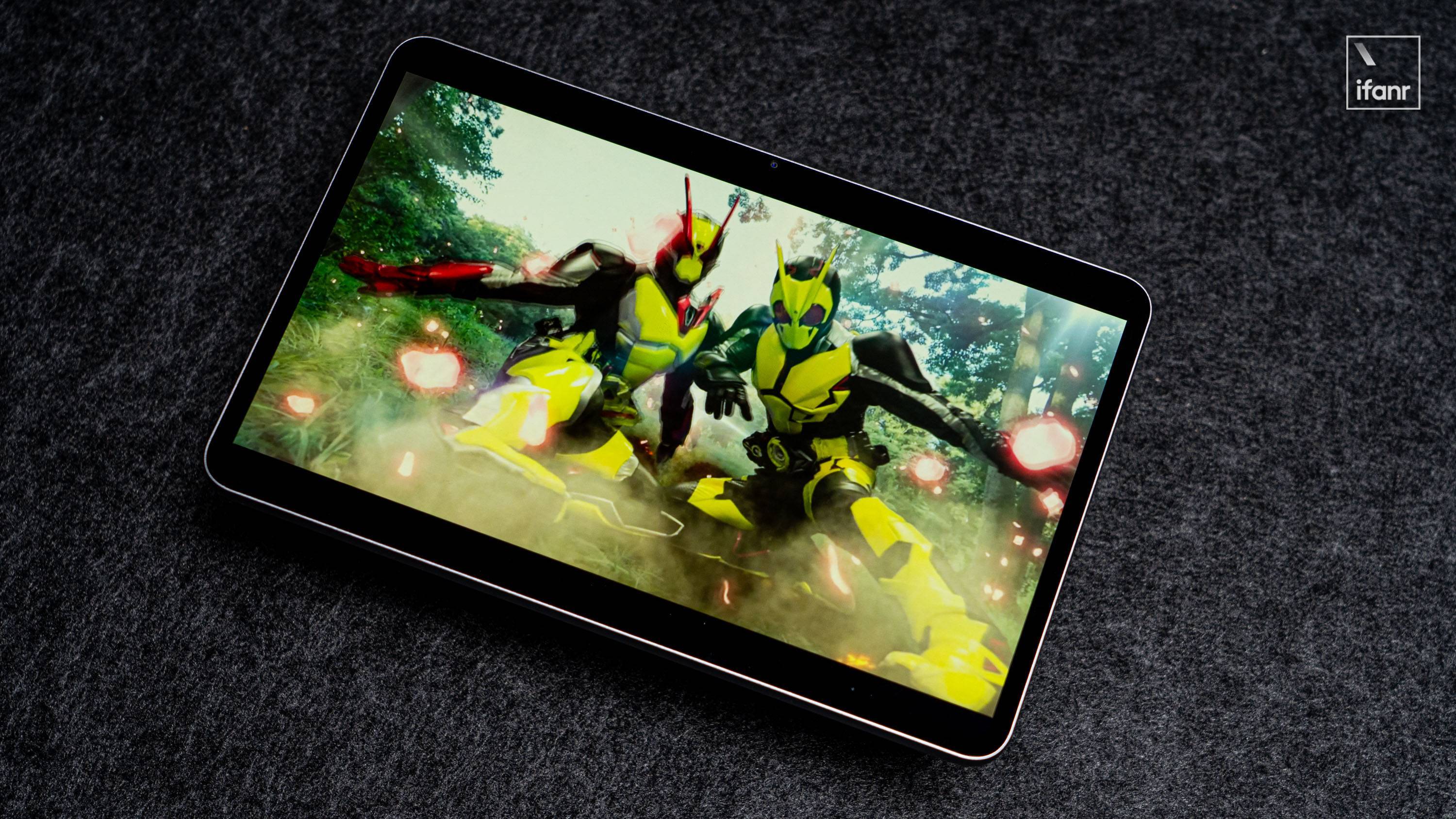 红魔电竞平板 3Pro:出门时是一手掌握的游戏平板,放在家里是全能游戏机