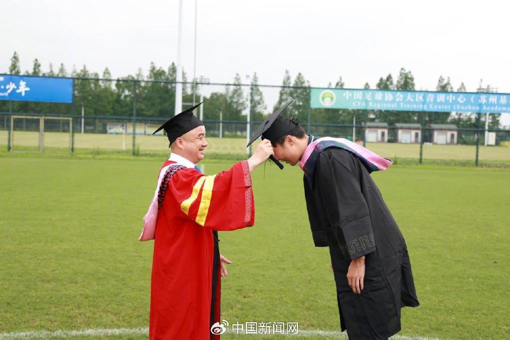 https://r.sinaimg.cn/large/article/833d10c17f545178b1dc54cf9d964301