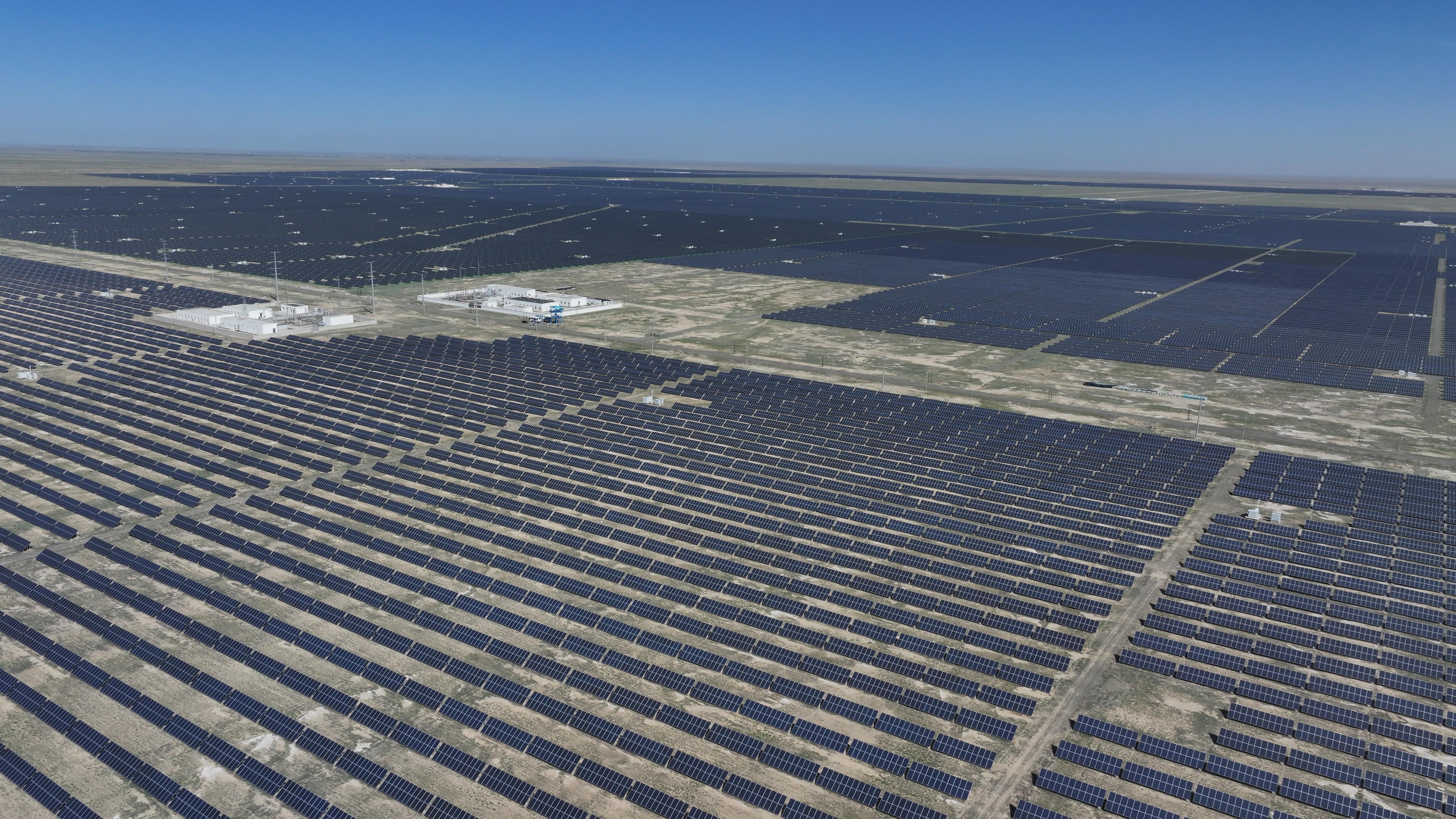 △新疆生产建设兵团第八师石河子市的一处100万千瓦光伏基地