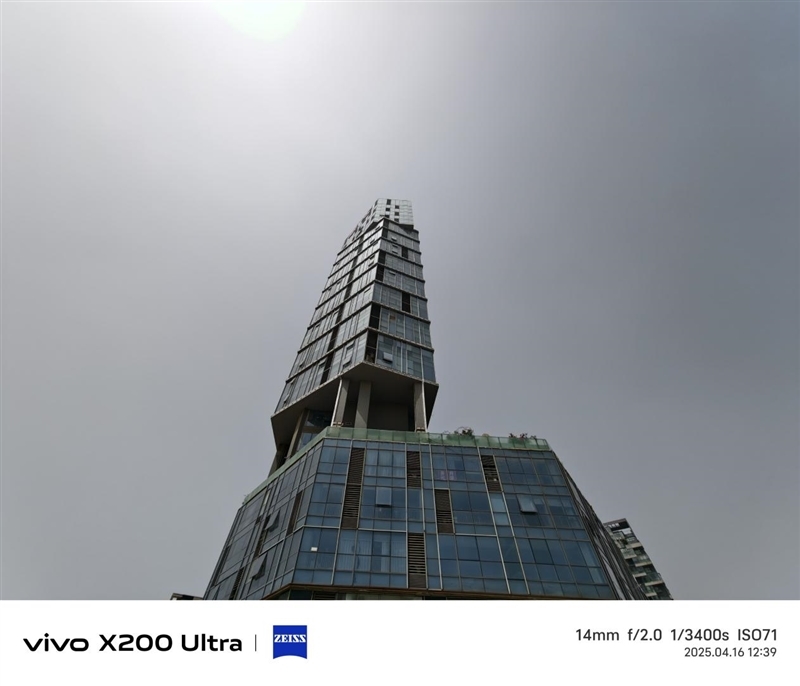 史上首款手机“大炮”!vivo X200 Ultra评测:自带外挂的全能V单