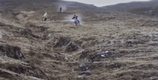 ↑2017年,旦增吉美在一次速降中摔车