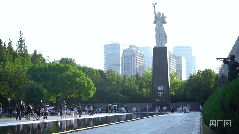 侵华日军南京大屠杀遇难同胞纪念馆和平公园(央广网记者 吕倩媛 摄)