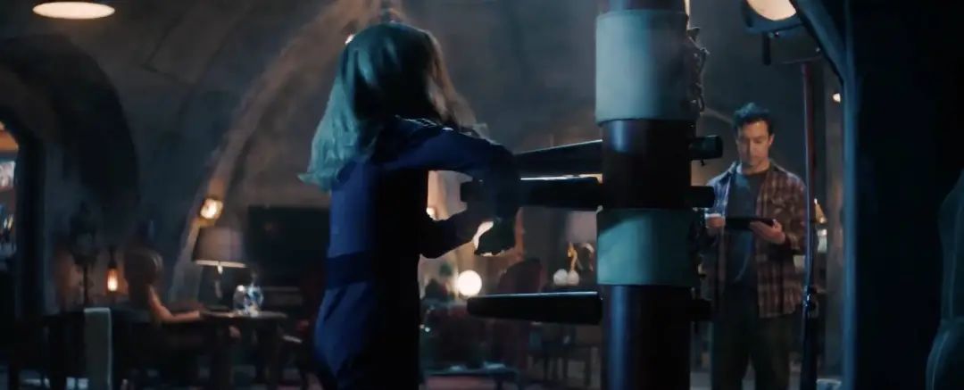 独家|苹果副总裁谈新系统设计/雷军回应驾驶培训班事故/全球唯一LABUBU拍出百万天价