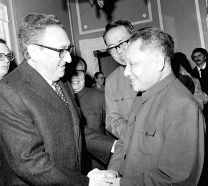 1979年2月1日,邓小平在华盛顿会见基辛格。