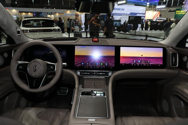 问界_问界M9中东版设计语言_问界M5中东版首发亮相