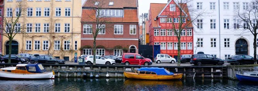 便携中画幅的极致影像 富士GFX100RF评测