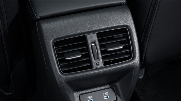 曾为年轻人的第一车 新款本田思域全面到店:售12.99万起