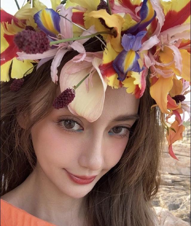 baby杨颖五一晒娃,小海绵露半张脸超像黄晓明,Baby造型美绝了