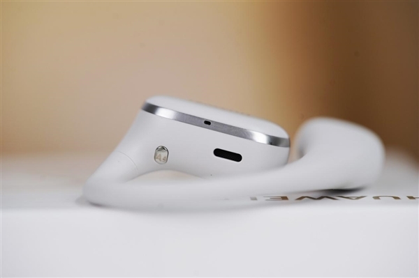 华为首款开放式耳挂耳机!FreeArc图赏