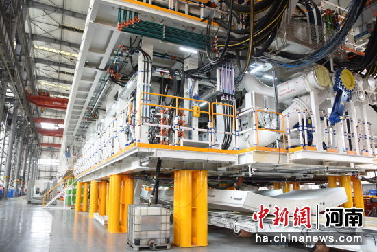 图为准备发往澳大利亚西部港湾项目的中铁1459号盾构机。王宇 摄
