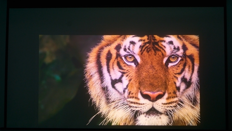 亮度不虚标的典范!哈趣H3 Ultra Max评测:2000元以内最强游戏投影仪