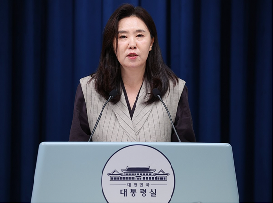9月15日,姜由桢在首尔龙山总统府召开记者会。 图源:韩媒报道配图