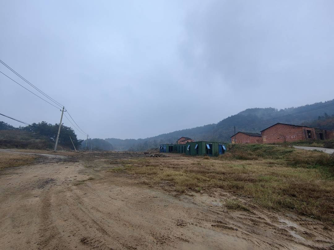 荒废的研学基地(受访者供图)