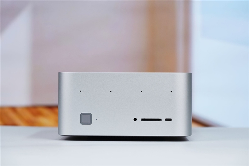 生产力性能远超i9-14900HX!零刻GTR9 Pro迷你AI工作站评测:235B超大模型也能运行