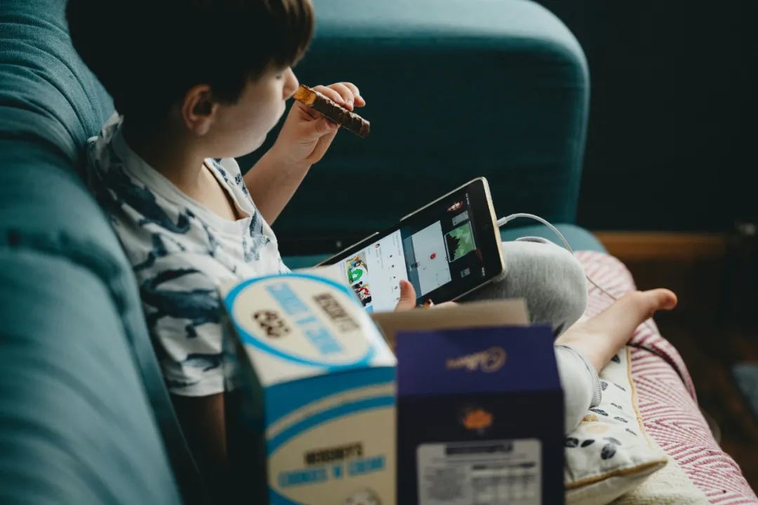 学生禁玩手机，催生地下市场