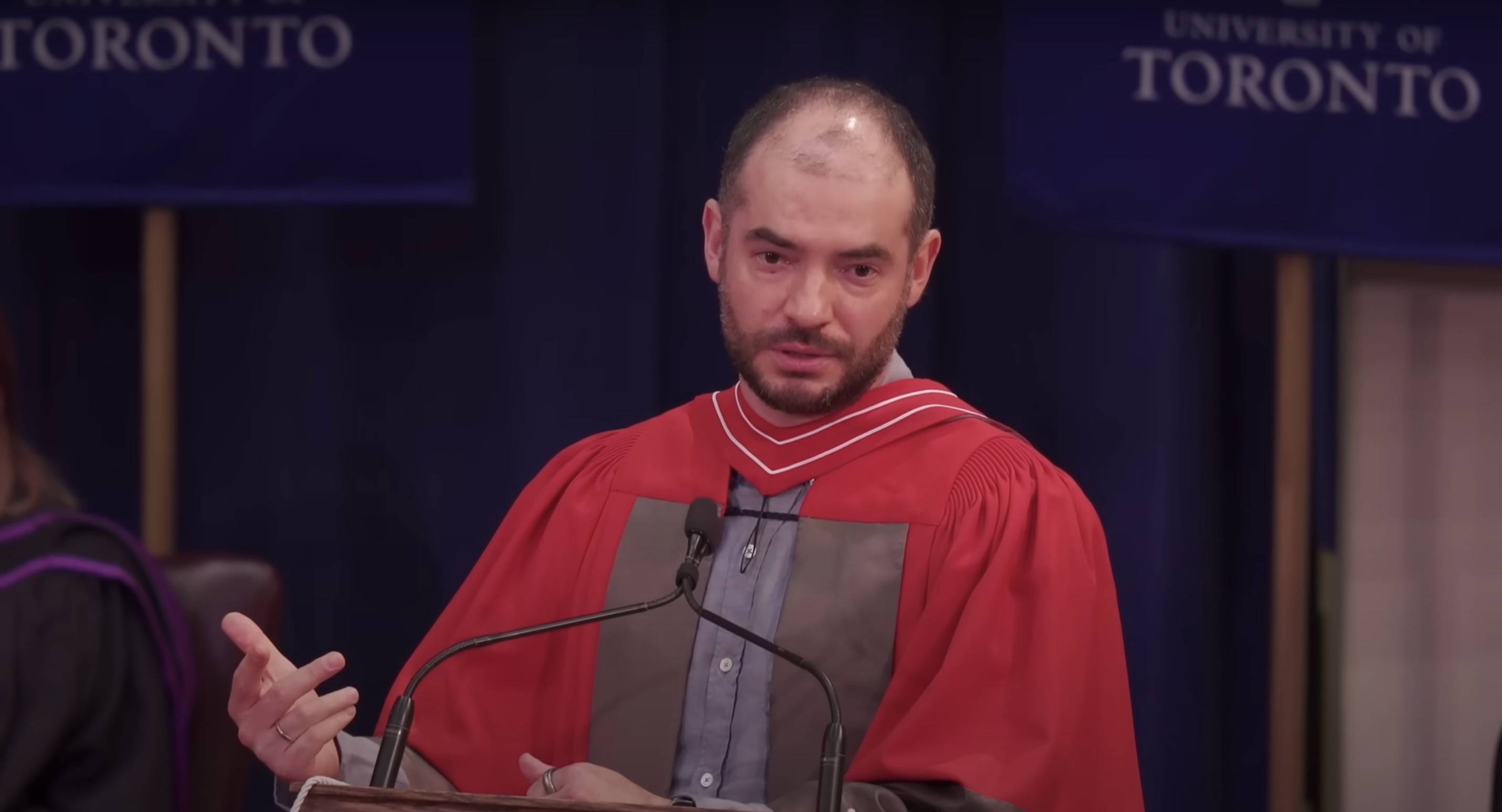 早报|苹果 iOS 26 正式发布/曝马斯克的星链卫星大批坠落/胖东来:员工人格尊严受损最高补偿 10 万元