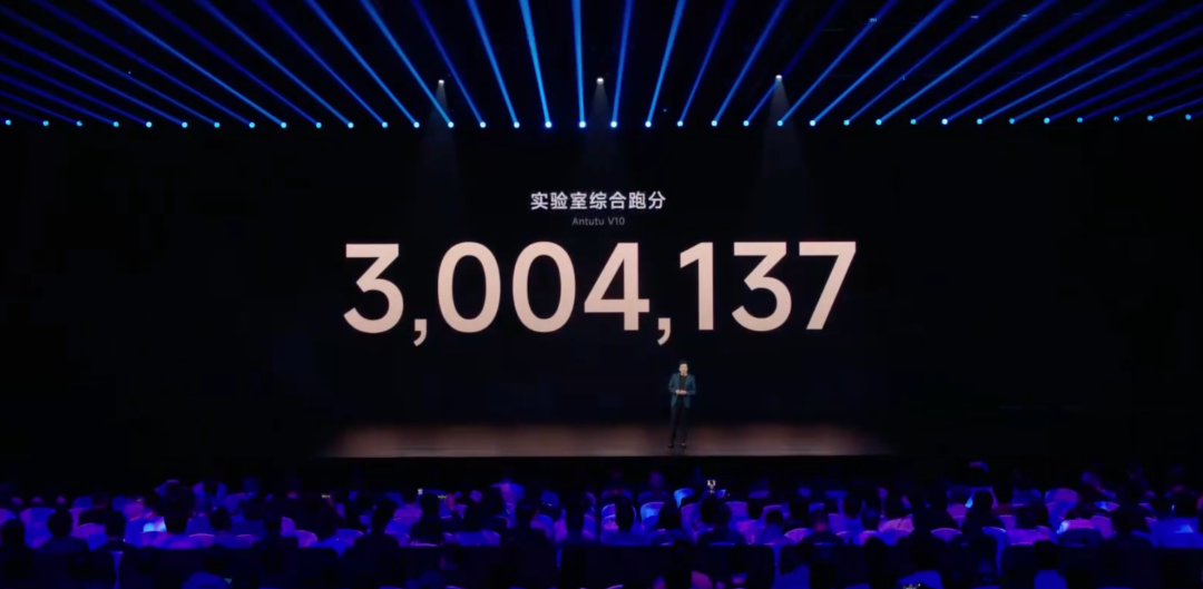 左手YU7,右手玄戒O1,小米15周年太狠了