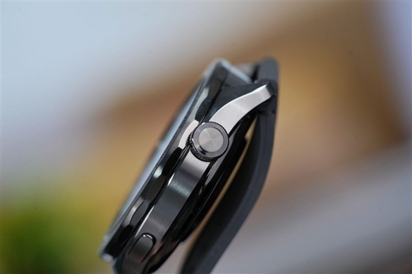 内置玄戒T1芯片!小米手表S4 eSIM 15周年纪念版图赏