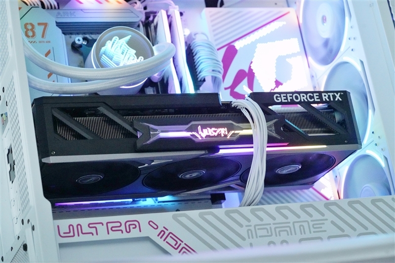 性价比甚至更强!七彩虹iGame RTX 5090 D v2 Vulcan OC 24GB首发评测:领先5080 50%