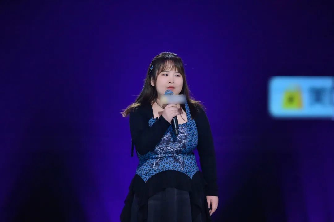 小蝶是今年脱口秀节目上的新人。(图/受访者提供)