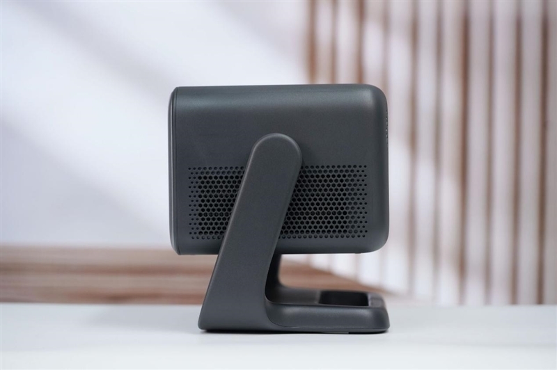 亮度不虚标的典范!哈趣H3 Ultra Max评测:2000元以内最强游戏投影仪