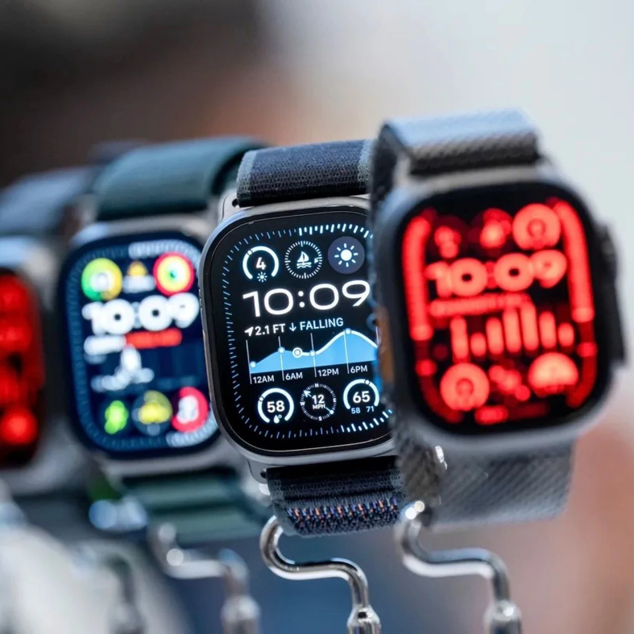 曝苹果计划给 Apple Watch 加上摄像头,和 AirPods 一起组成 AI 可穿戴设备