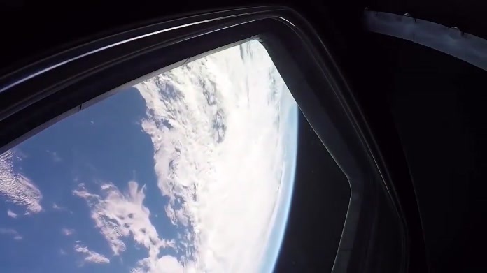 不要惊奇，窗外是地球，这里是波音星际客机内部