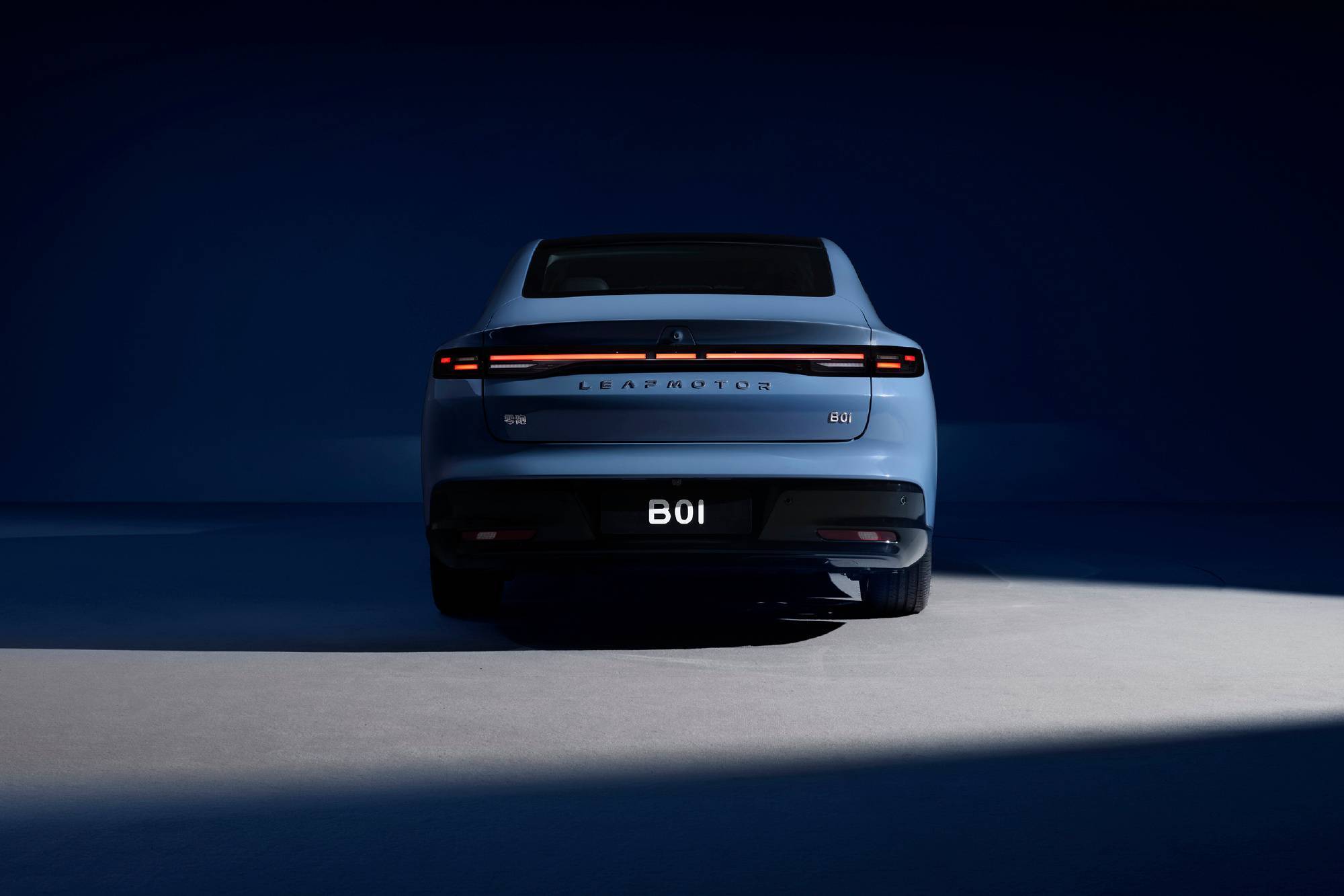 预售 10.58 万元起,好开又好看的零跑 B01 要给小鹏上压力了