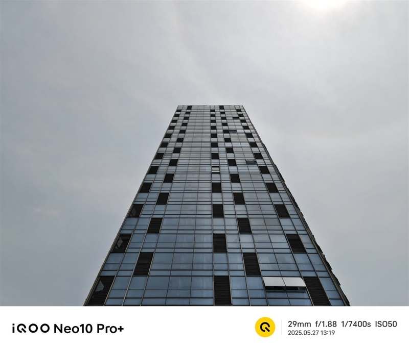 同档唯一骁龙8至尊版双芯!iQOO Neo10 Pro+评测:2K/144FPS爽玩吃鸡