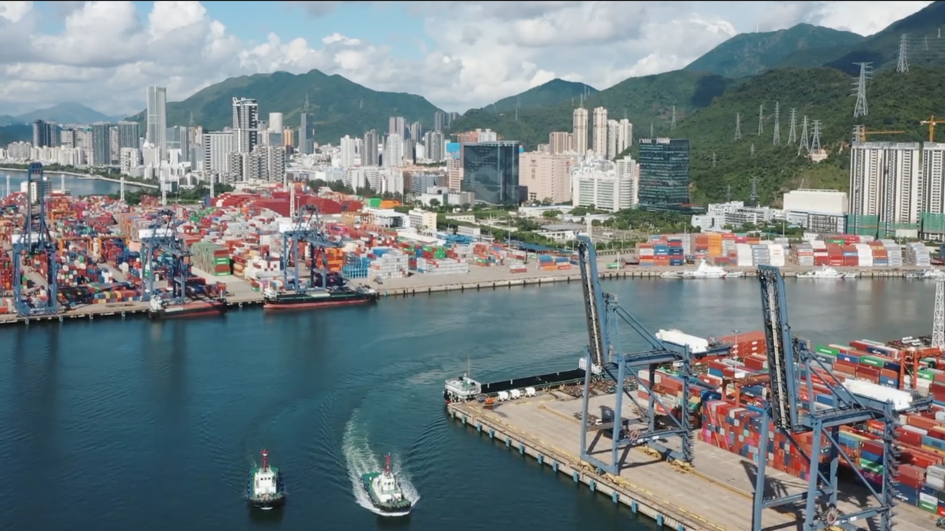 【理响中国·薪火“燃”青春】讲述真实的中国故事：从主动迎客到远播四海