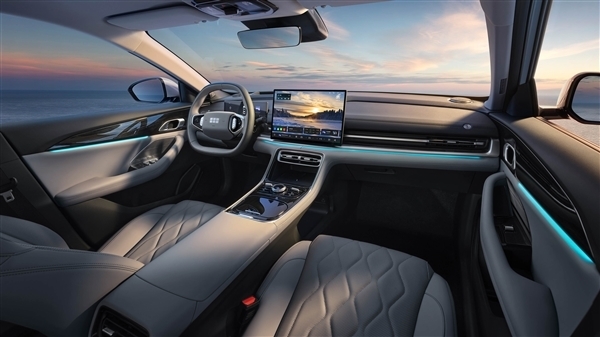 8.18万起卖爆了 全新吉利银河A7上市27分钟大定破万台