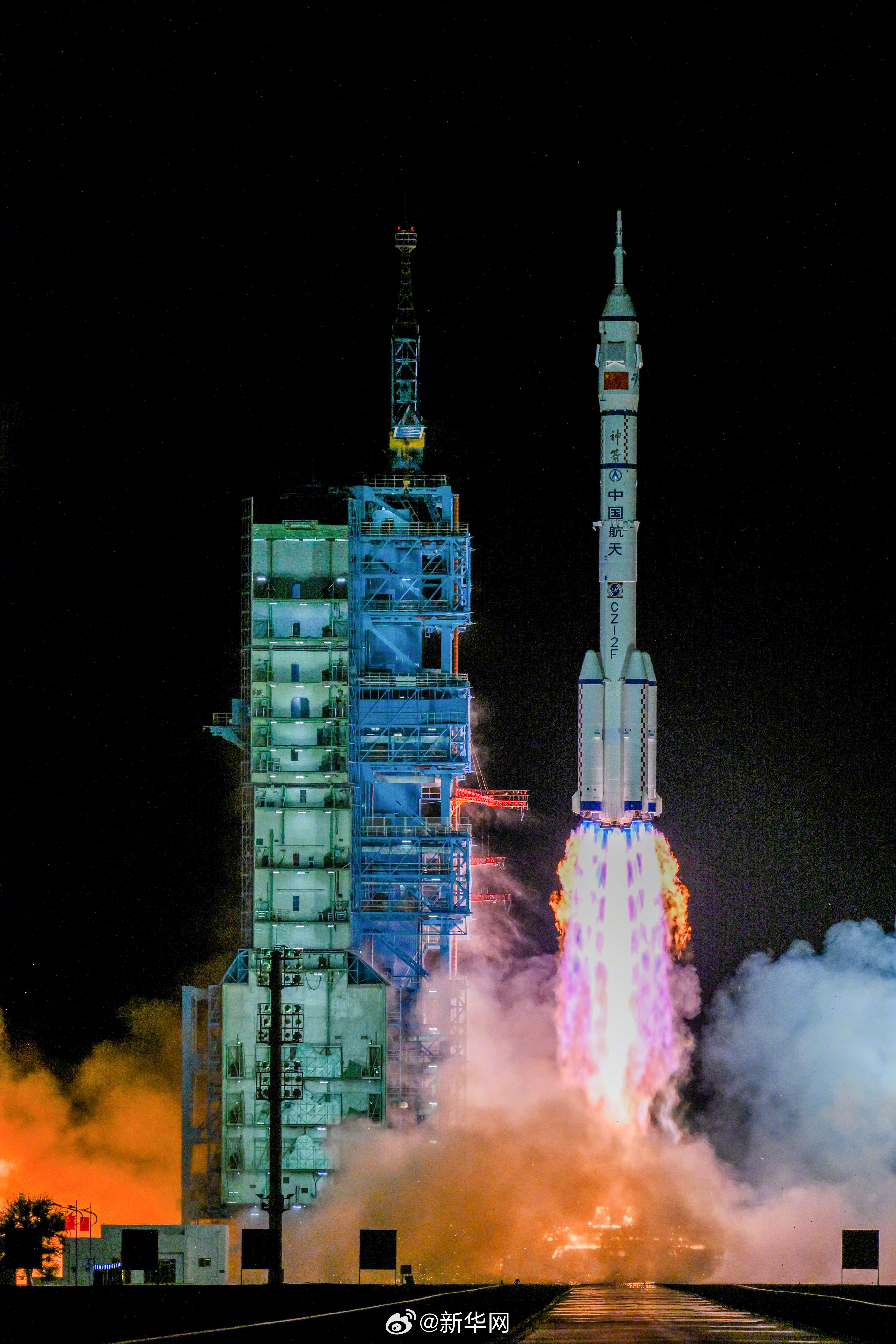 神舟二十一號發(fā)射升空震撼組圖來了